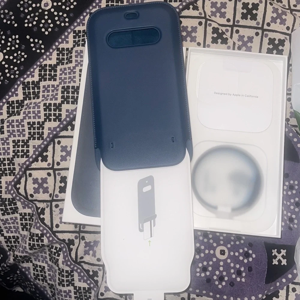 MagSafe iPhone 12 Pro Max leather sleeve